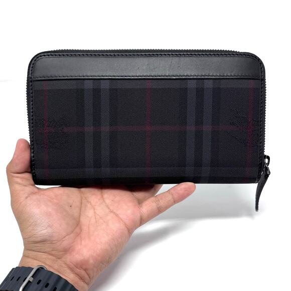Burberry Zipper Wallet - Picture 5 of 16